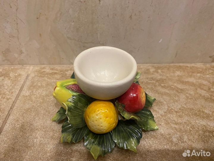 Подставка под яйцо