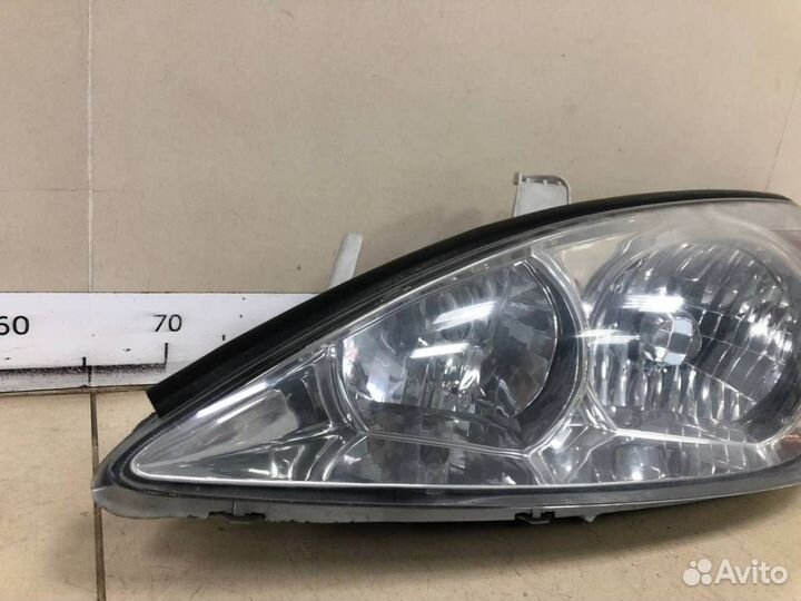Фара левая Toyota Camry