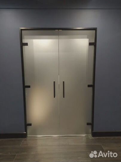 Стеклянная дверь / Дверь из стекла под заказ