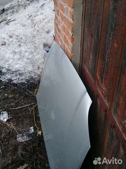 Капот Toyota Avensis 2