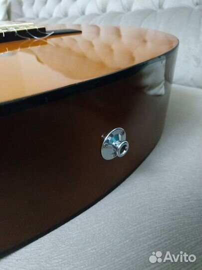 Продаю гитару Yamaha C40 с чехлом