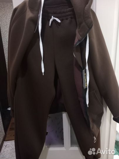 Спортивный костюм женский