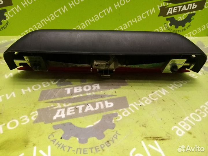 Стоп-сигнал Toyota Matrix 1ZZ-FE 2003Г.в