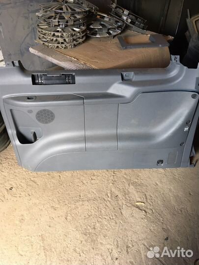 Обшивка салона багажника Mercedes W639