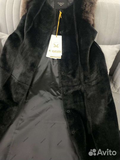 Escada длинная безрукавка