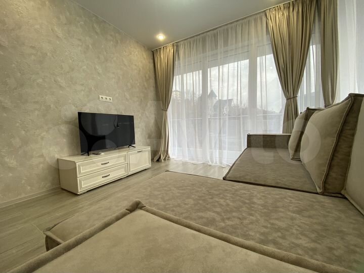 Коттедж 255 м² на участке 6 сот.