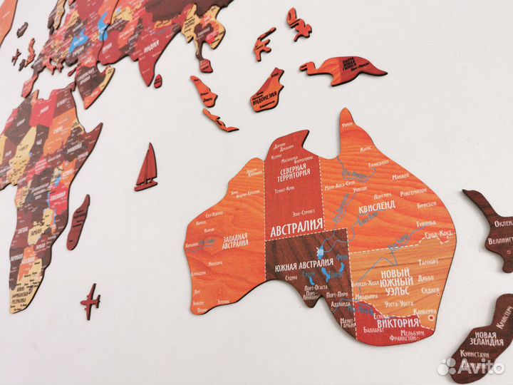 Карта мира из дерева на русском языке