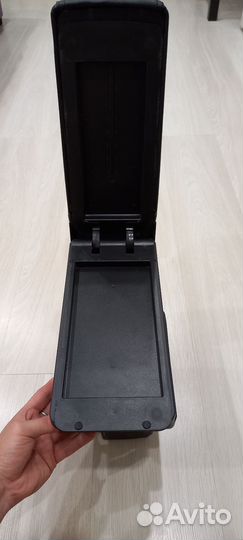 Подлокотник