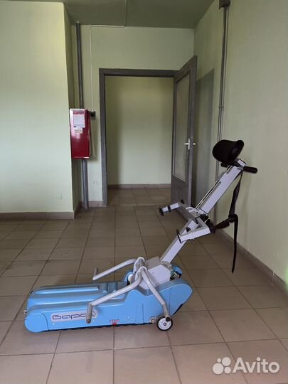 Подъемник лестничный унуниверсальный гусеничный