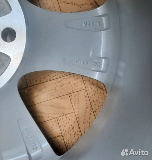 Литой диск r 16