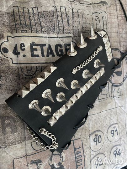 Напульсник кожаный