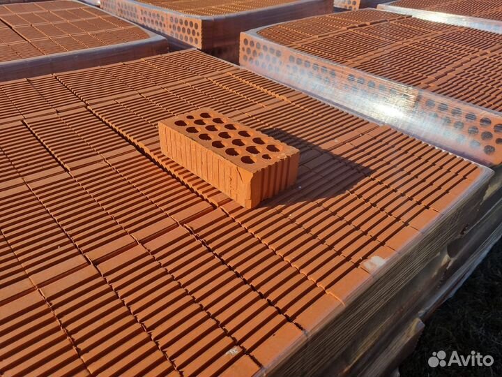 Кирпич строительный красный