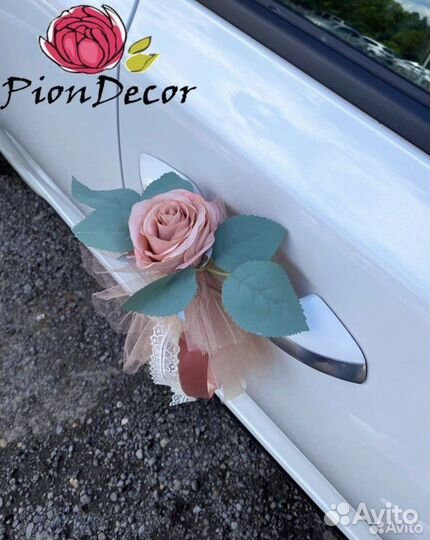 Свадебные украшения на машину