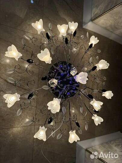 Люстра новая большая на 16 ламп