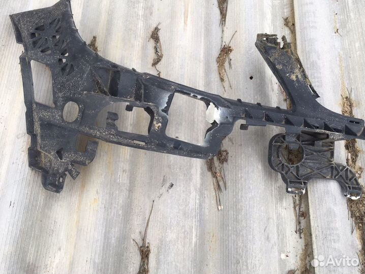 Внутренний скелет бампера mercedes w204