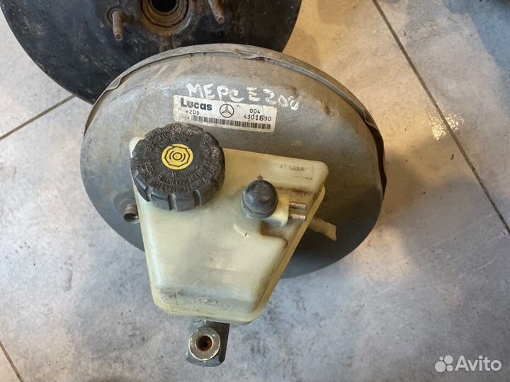 Вакуумный усилитель тормозов Mercedes-Benz C-Class