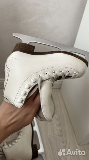 Фигурные коньки wifa