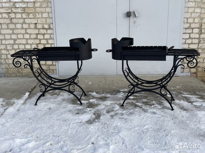 Мангал с очагом кованый с подставкой