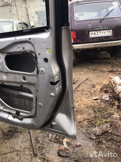 Передняя правая дверь mitsubishi outlander 1