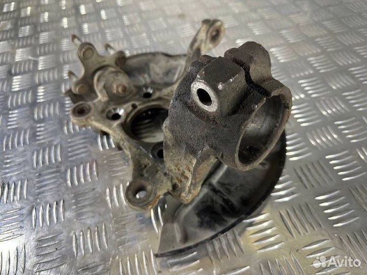 Кулак повортный передний левый VW Tiguan 1