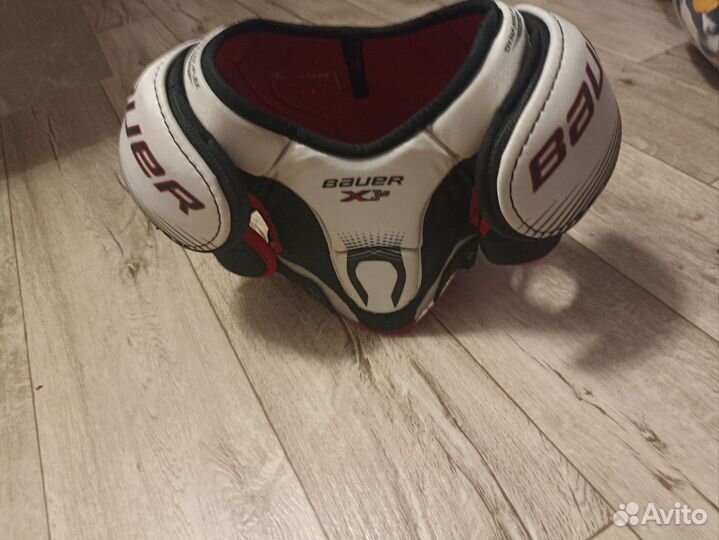 Нагрудник хоккейный на возраст 6-9 лет