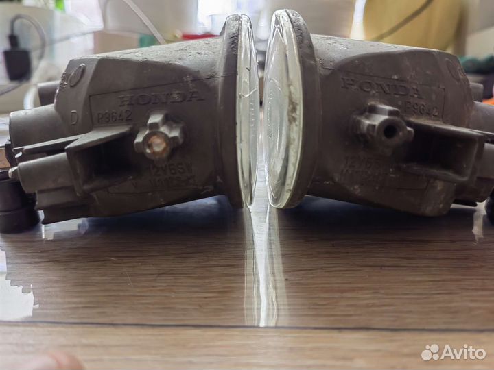 Продам оригинальные туманки хонда фит шатл