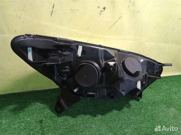 Фара левая Renault Kaptur 2016