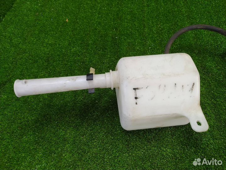 Бачок омывателя Mitsubishi Diamante F34A