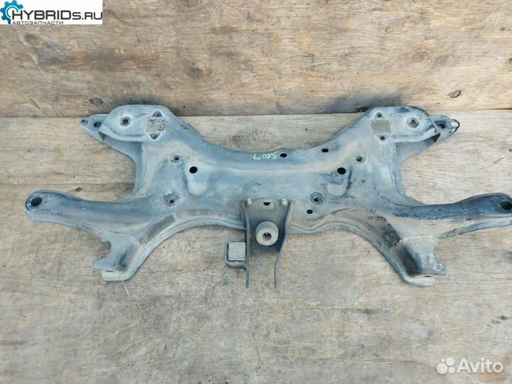 Передняя балка (подрамник) Toyota Prius 2 NHW20