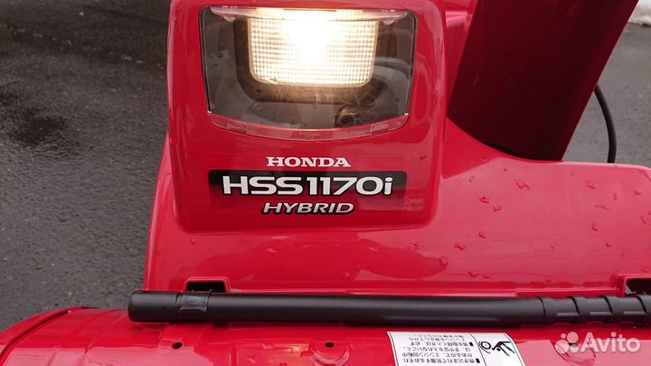 Снегоуборщик гибридный Honda HSS 1170i