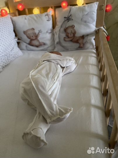 Бортики подушки в кроватку