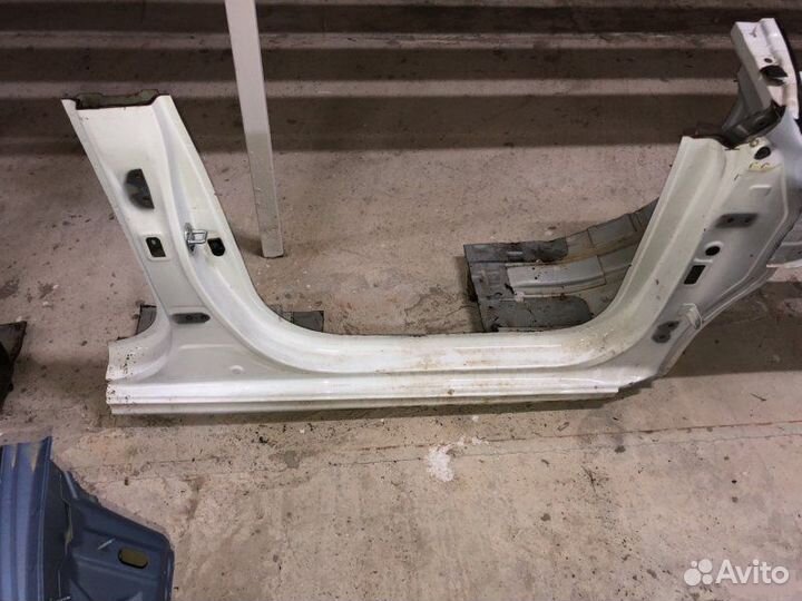 Порог передний правый Kia Rio 4 G4FG