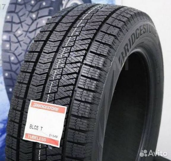 Bridgestone Blizzak Ice 225/45 R18