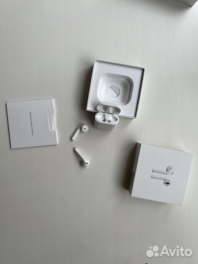 Беспроводные наушники apple airpods 1