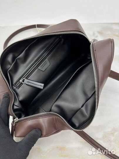 Сумки the row astra leather tote bag