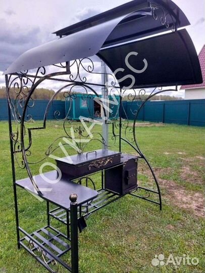 Мангал с крышей