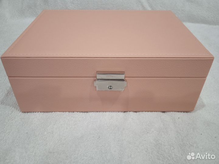 Шкатулка для ювелирных украшений