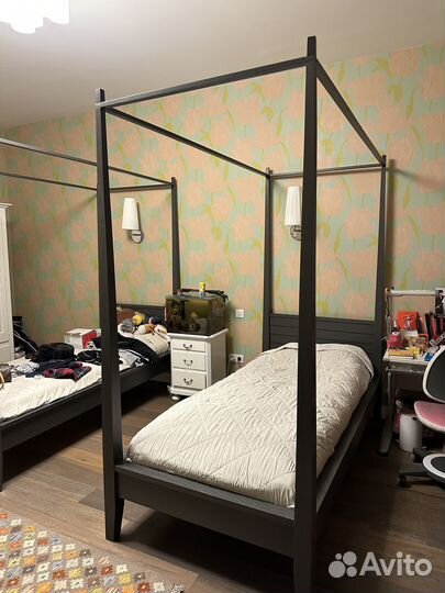 Кровать односпальная с матрасом бу 2 шт