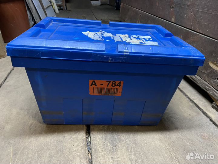 Контейнер пластиковый с крышкой