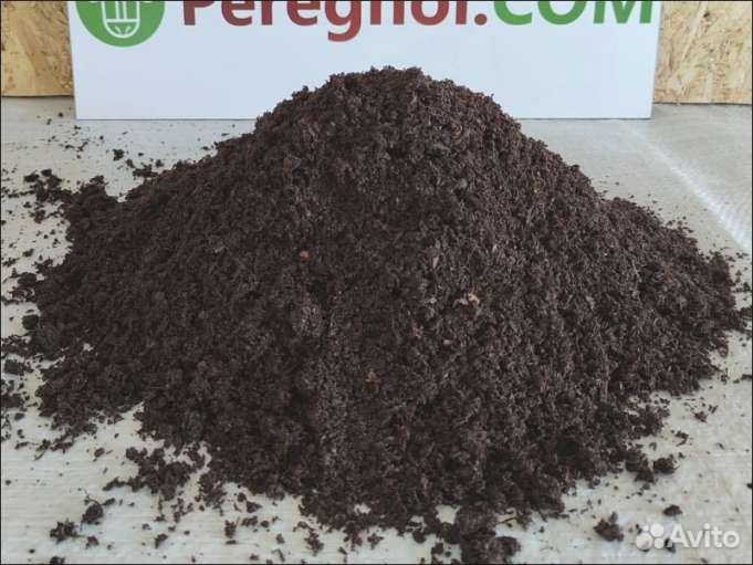 Низинный торф 30%, перегной 30%, плодородная почва