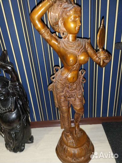 Бронзовая статуя. Индия. Апсара