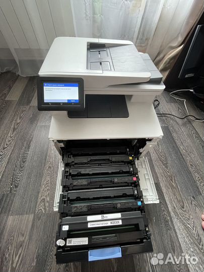 Цветной лазерный принтер мфу