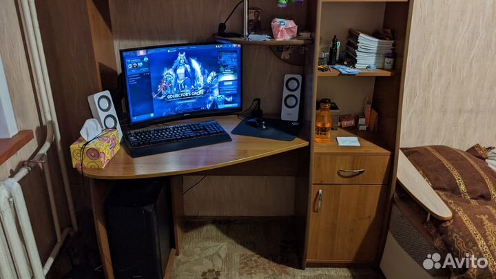 Компьютерный стол