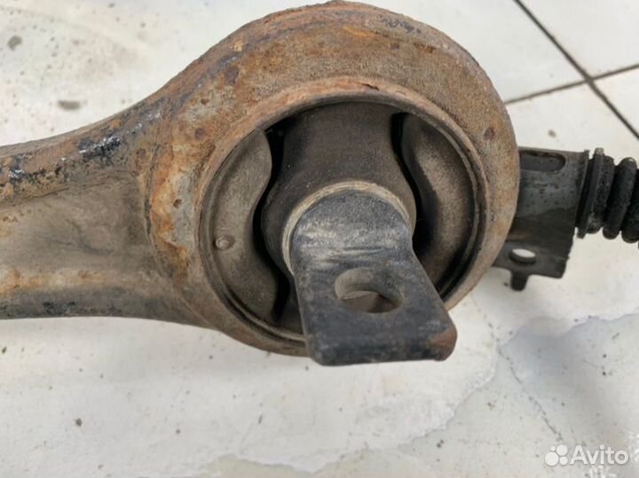 Рычаг продольный задний правый Mitsubishi