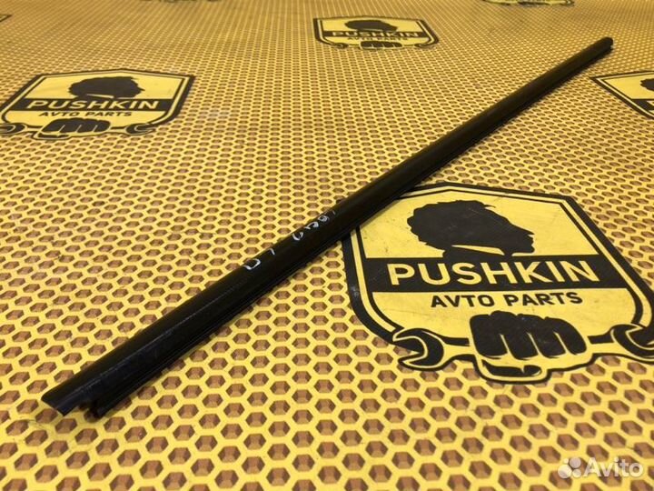 Бархотка стекла двери внешняя передняя левая