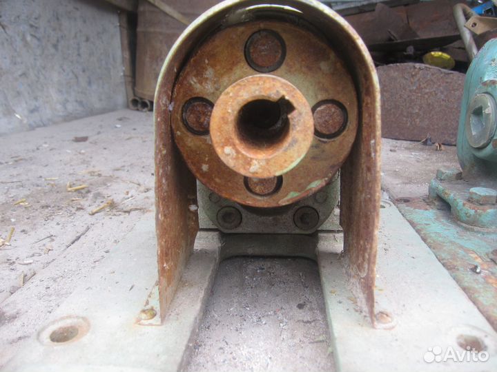 Насос шестиренчетый