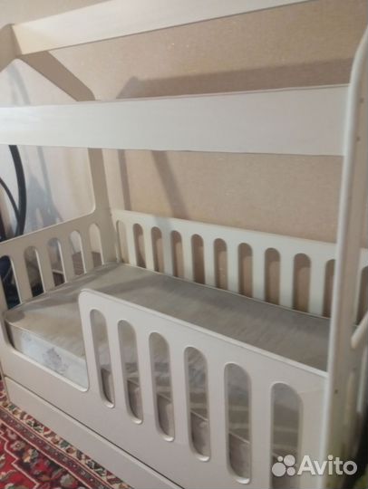 Кровать домик с матрасом