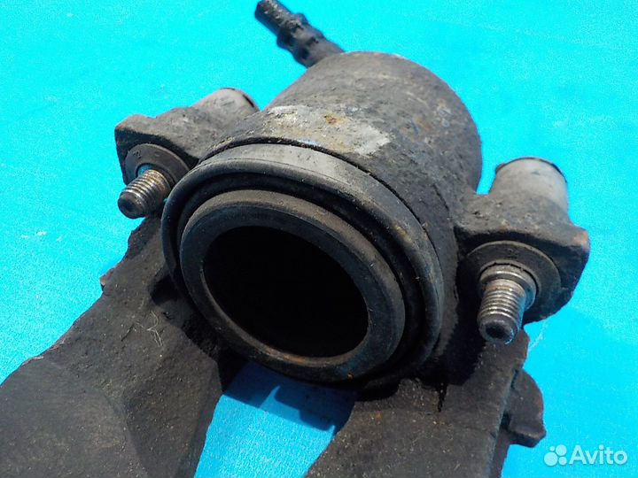 Тормозной суппорт передний левый volkswagen Jetta