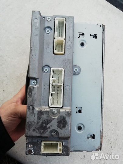 Штатная магнитола Toyota RAV4 Рестайлинг 2010г