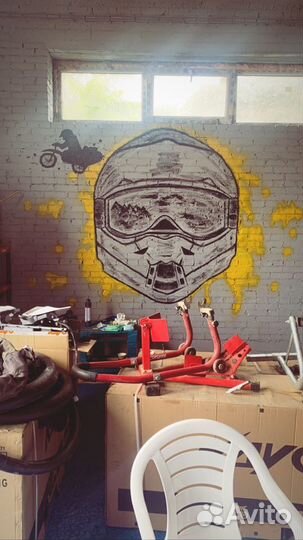 Художник, роспись стен